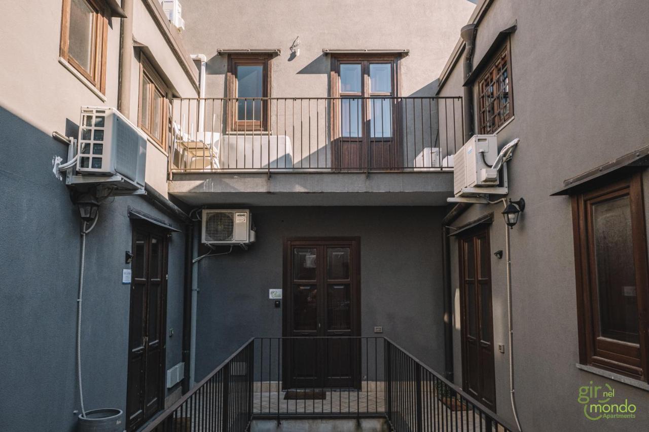 Giro Nel Mondo Apartments Catánia Buitenkant foto